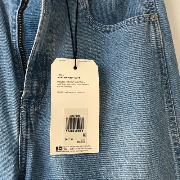 NWT Free People Levi’s 28x31 Super High rise Cargo - Picture 5 of 7